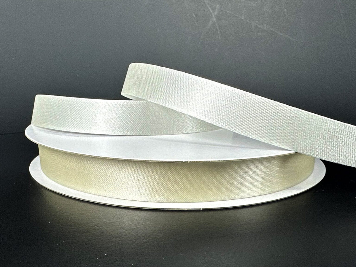 5/8"X100YD IVORY STIFF SINGLE FACE SATIN Jascotina 921003-18